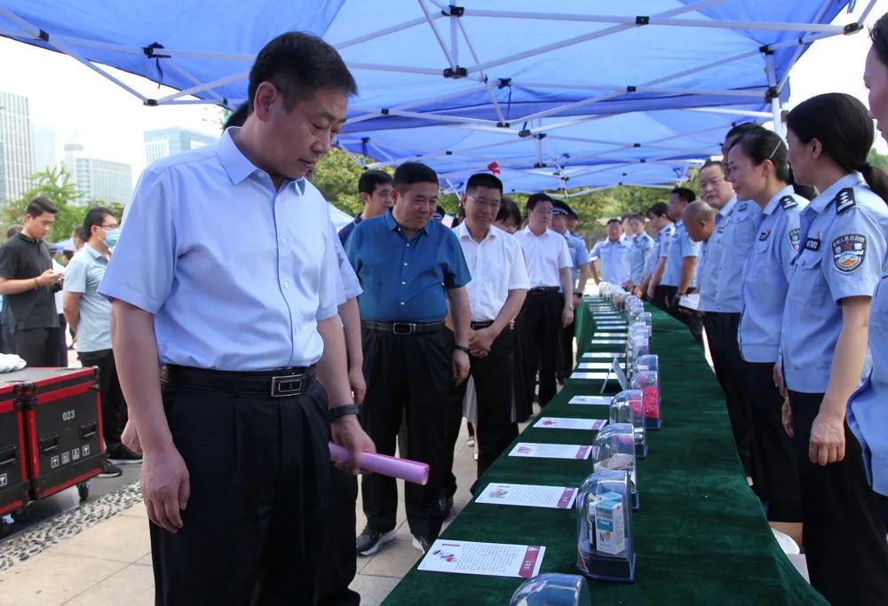 臨沂市舉行“喜迎二十大、禁毒保平安”“6.26”國際禁毒日主題宣傳活動
