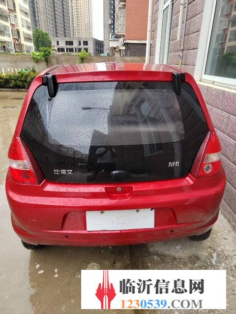 低價轉(zhuǎn)讓九九成新比德文電動四輪車