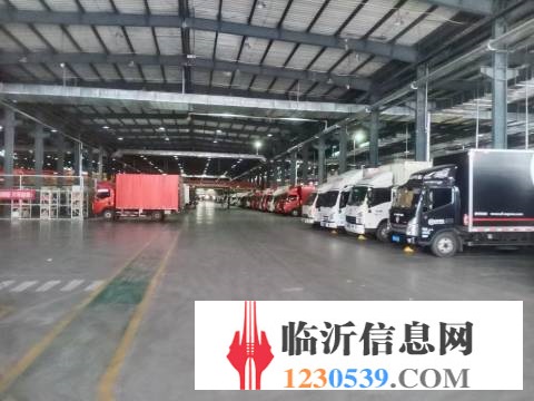 招4.2箱貨帶車司機(jī)