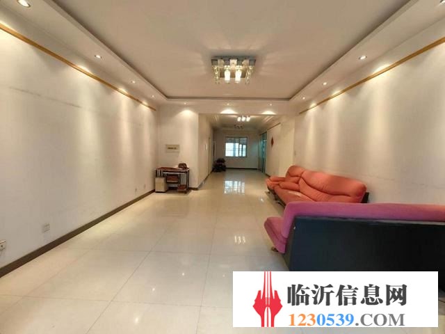 香榭麗舍 一樓帶60平大院子 三室兩衛(wèi) 客廳通陽(yáng)臺(tái) 證過(guò)二