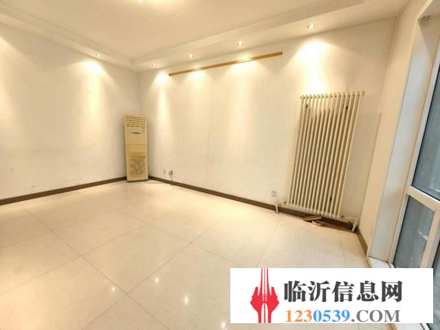 香榭麗舍 一樓帶60平大院子 三室兩衛(wèi) 客廳通陽(yáng)臺(tái) 證過(guò)二