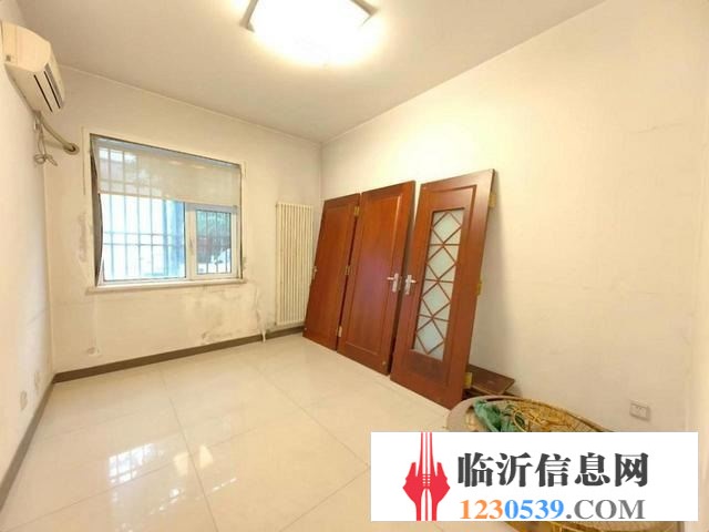 香榭麗舍 一樓帶60平大院子 三室兩衛(wèi) 客廳通陽(yáng)臺(tái) 證過(guò)二