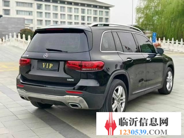 2023年奔馳GLB220