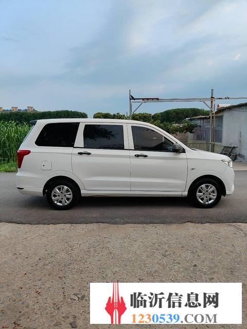 2019年五菱宏光S新款精品，2萬(wàn)多點(diǎn)