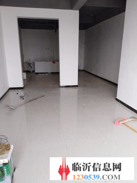 育博園東區(qū)南沿街
